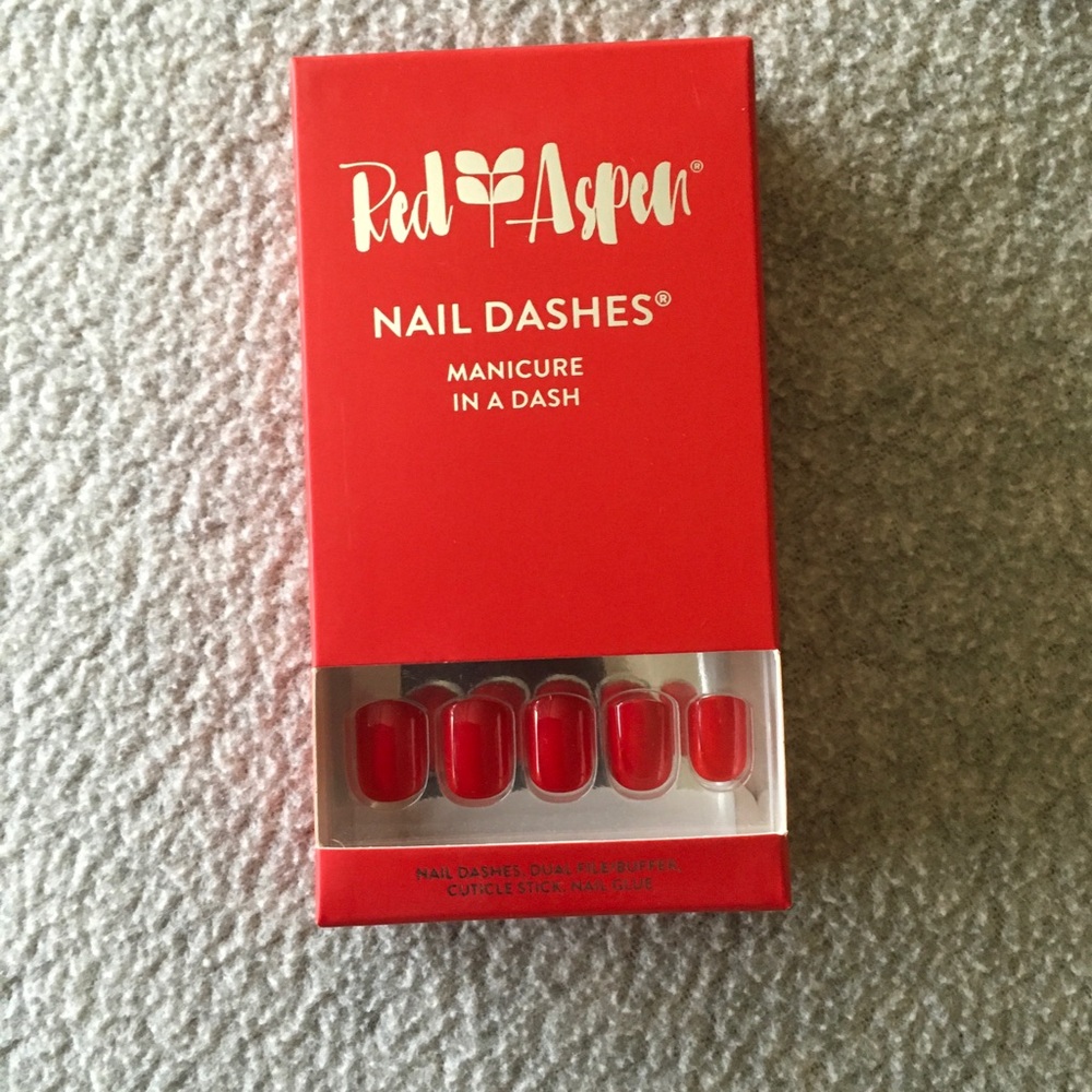 NWOT Red Aspen Nail Dashes